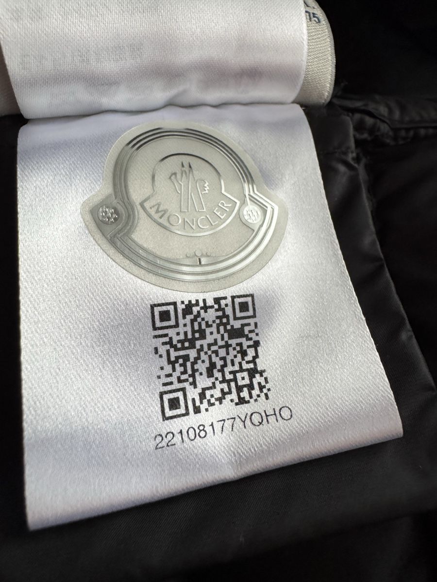 Moncler Giacche: Moncler-Jacke / Londres – Nuovo (secondo la descrizione) da Schöftland venduto da Guccigirl 4