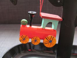 Weihnachtsbaumschmuck Lokomotive Holz bunt guter Zustand