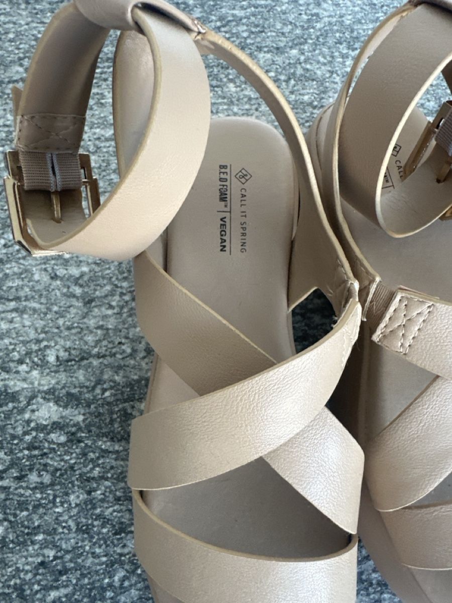 Scarpe da donna: Call It Spring Vegan Sandals - EU 37 – Nuovo (secondo la descrizione) da Sementina venduto da NinaDel 2