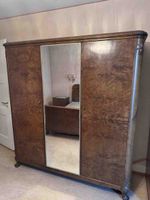 Kleiderschrank mit Spiegel Holz braun akzeptabler Zustand