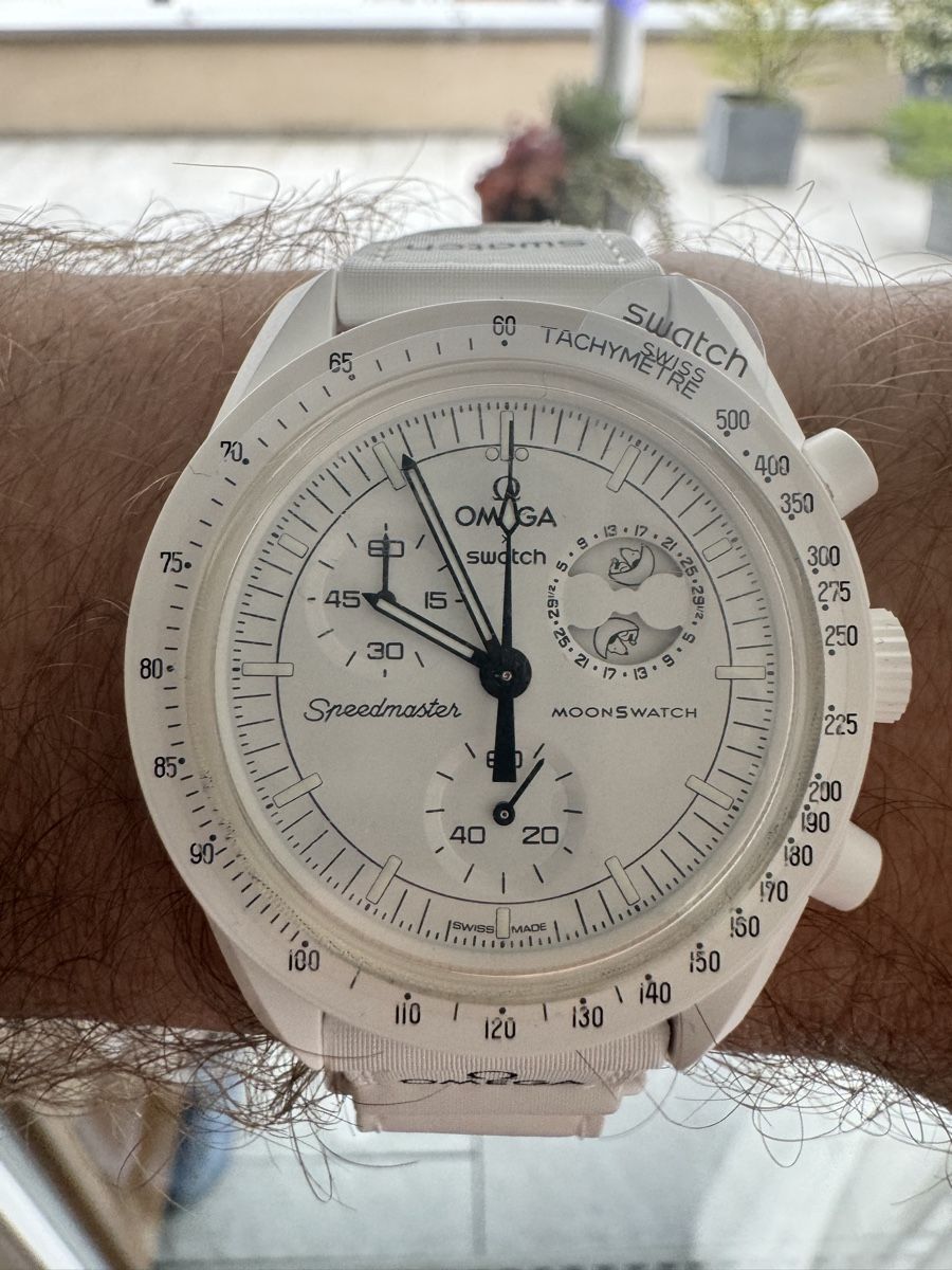 Swatch Uhren: Moonswatch Snoopy First Edition – Gebraucht aus Niedergösgen von Lifestyle-85