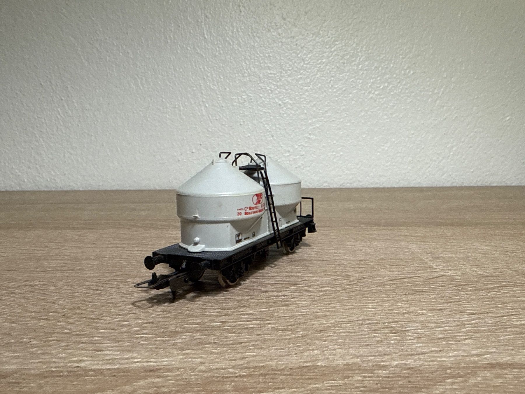 Lima Modellini di ferrovie: Lima Silowagen SNCF H0 (52) – Usato da St-Aubin-Sauges venduto da tantome 2