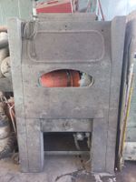 grosse Sandstrahlkabine mit Drehteller  ( Sandstrahlanlage )