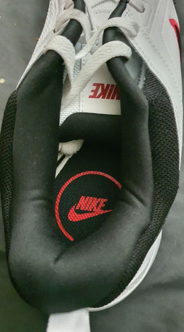 Nike Herrenschuhe: Nike Turnschuhe Freizeit Herren Grösse  46 – Neu (gemäss Beschreibung) aus Dübendorf von BIG_BOSS_ 1