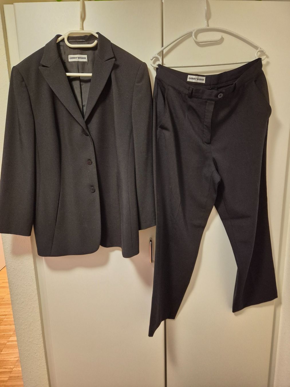 Gerry Weber Completi & Tailleur: Anzug Damen Gerry Weber – Usato da Luzern venduto da luzri