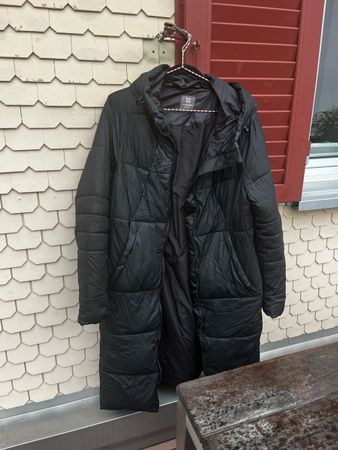 Winterjacke von Manor, Gr. L, schwarz 
