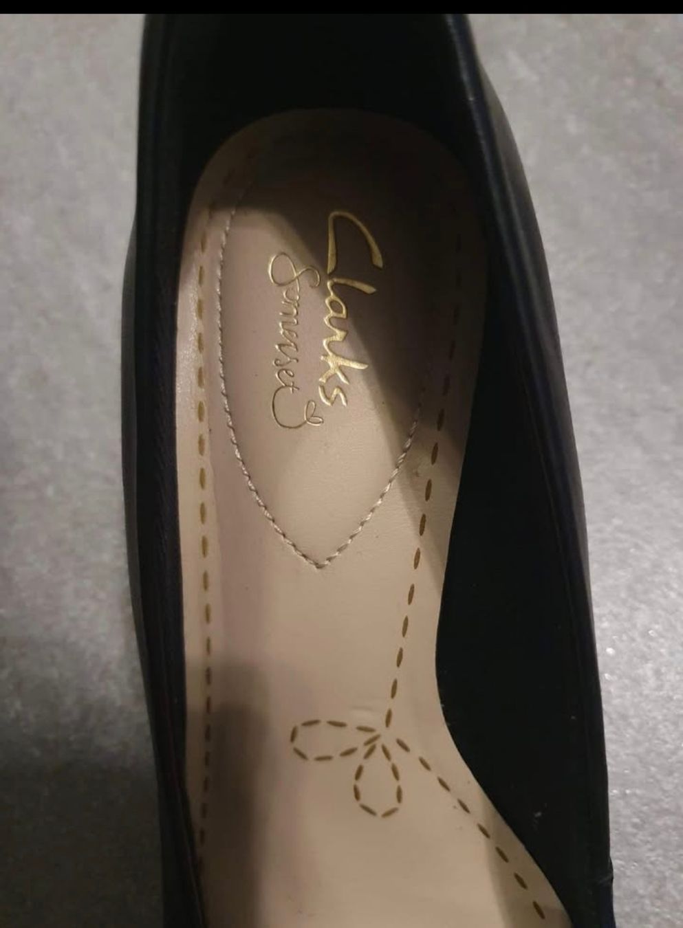 Clarks Scarpe da donna: Escarpins noirs élégants Clarks, taille 38 – Nuovo (secondo la descrizione) da Le Lignon venduto da Emm_dwx5 1