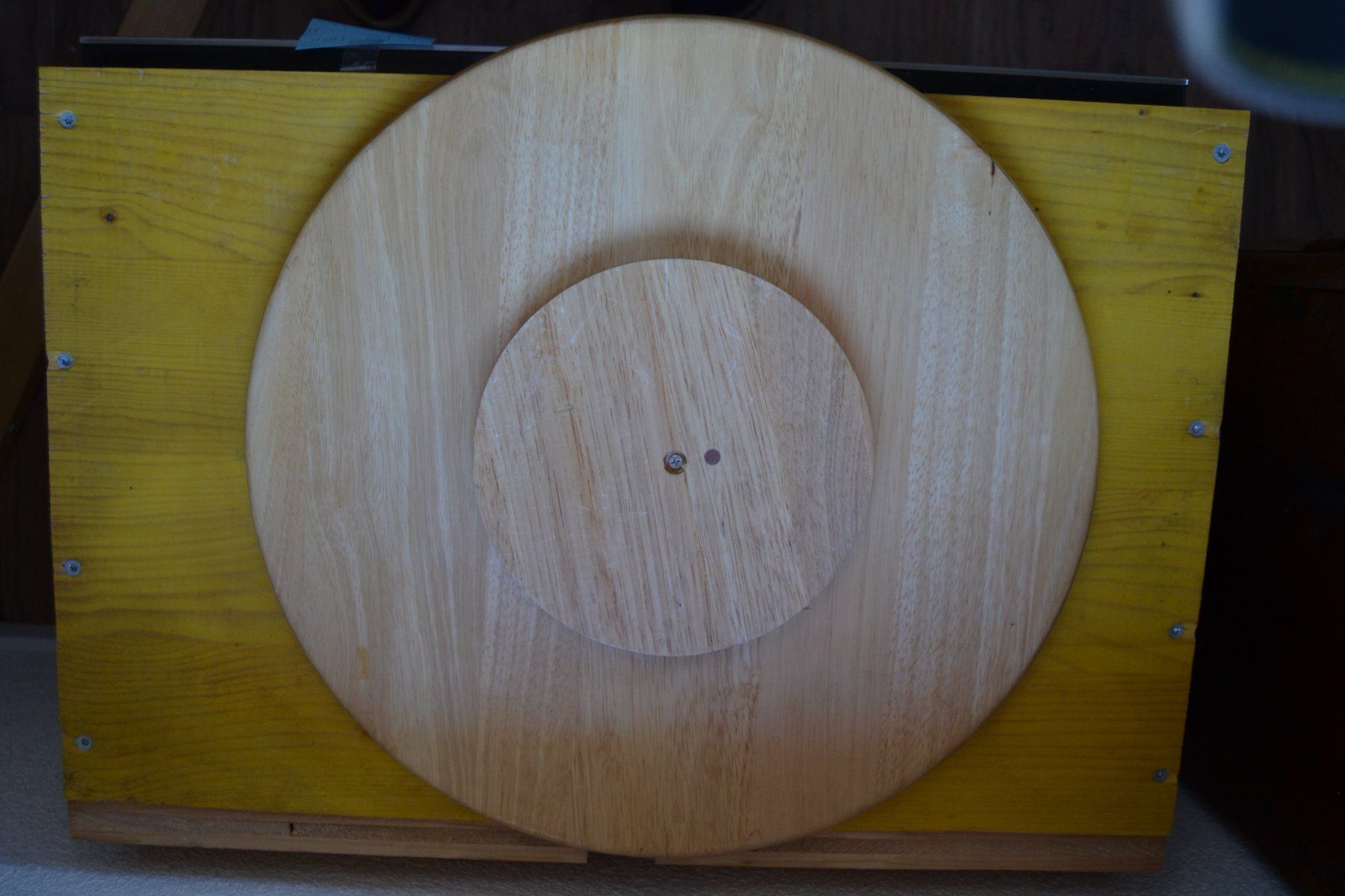 Articoli in legno: Holzrondell 44cm Drehbar – Usato da Beinwil am See venduto da kajak55 1