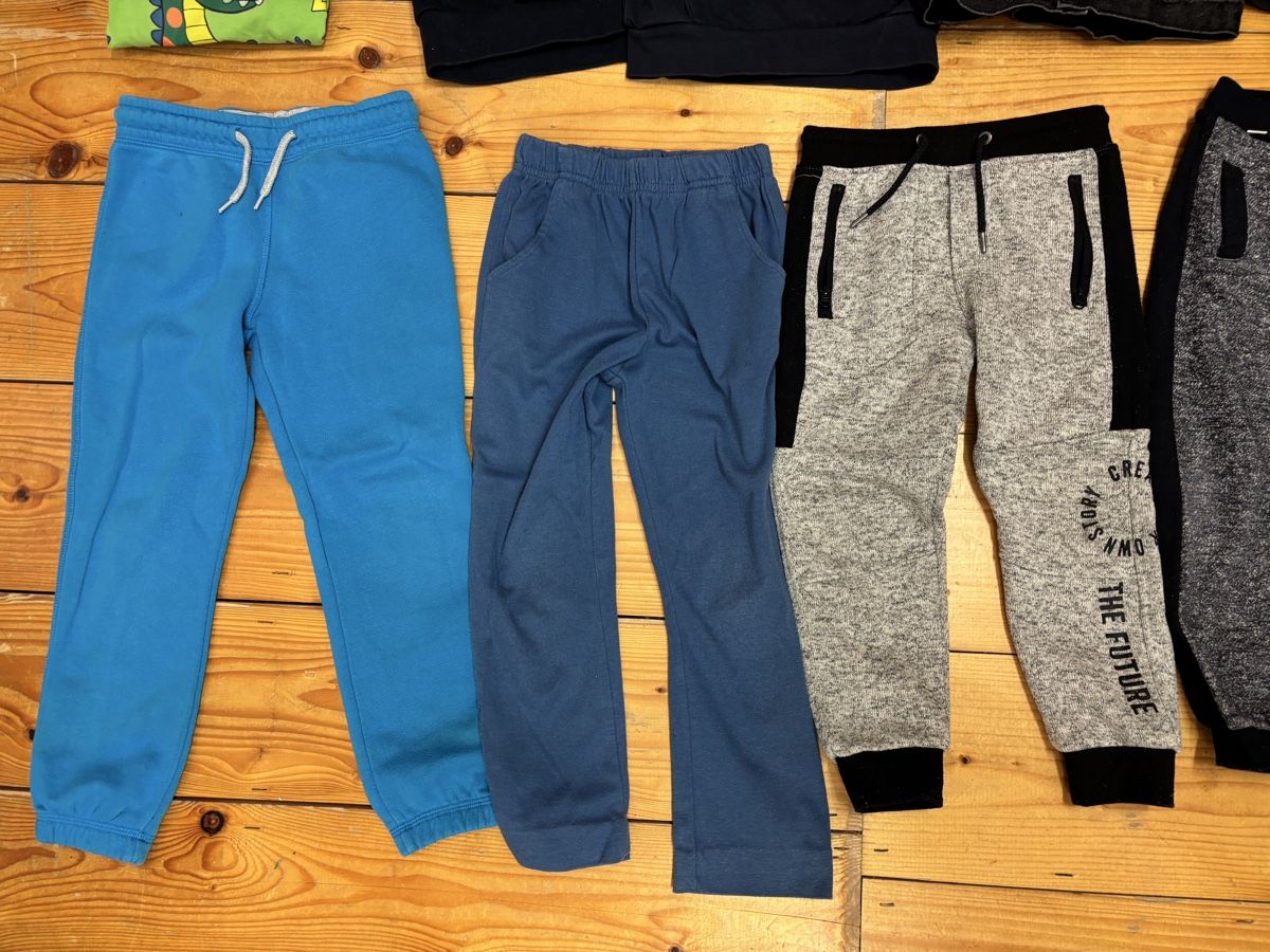 Ensembles coordonnés: Kleiderpaket Jungs, Grösse 110 – D'occasion à Büren an der Aare par Nikito2001 3