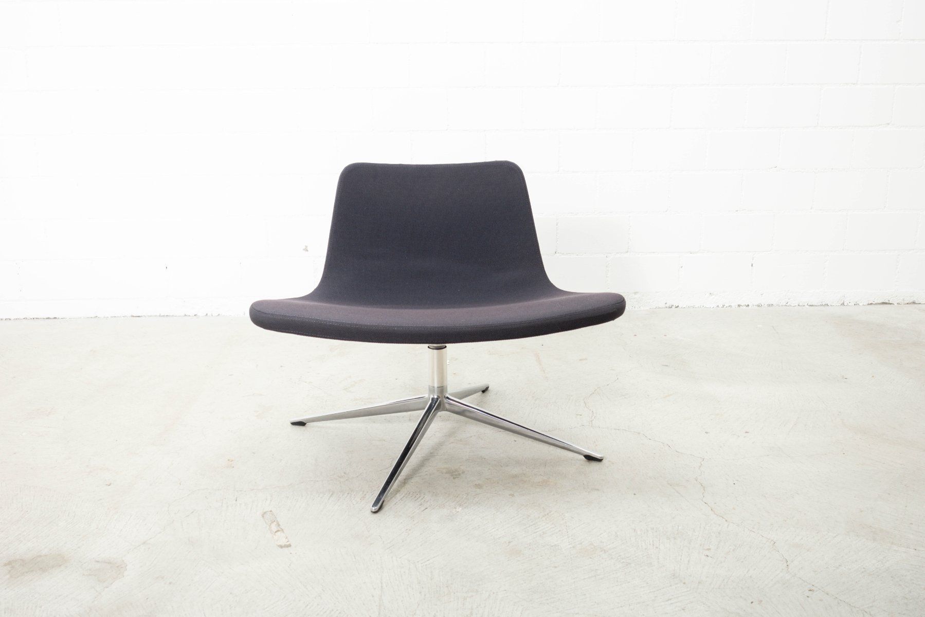 Hay Poltrone: RAY Drehsessel / Loungechair von HAY – Usato da Zürich venduto da ZuercherBrockenhaus 2