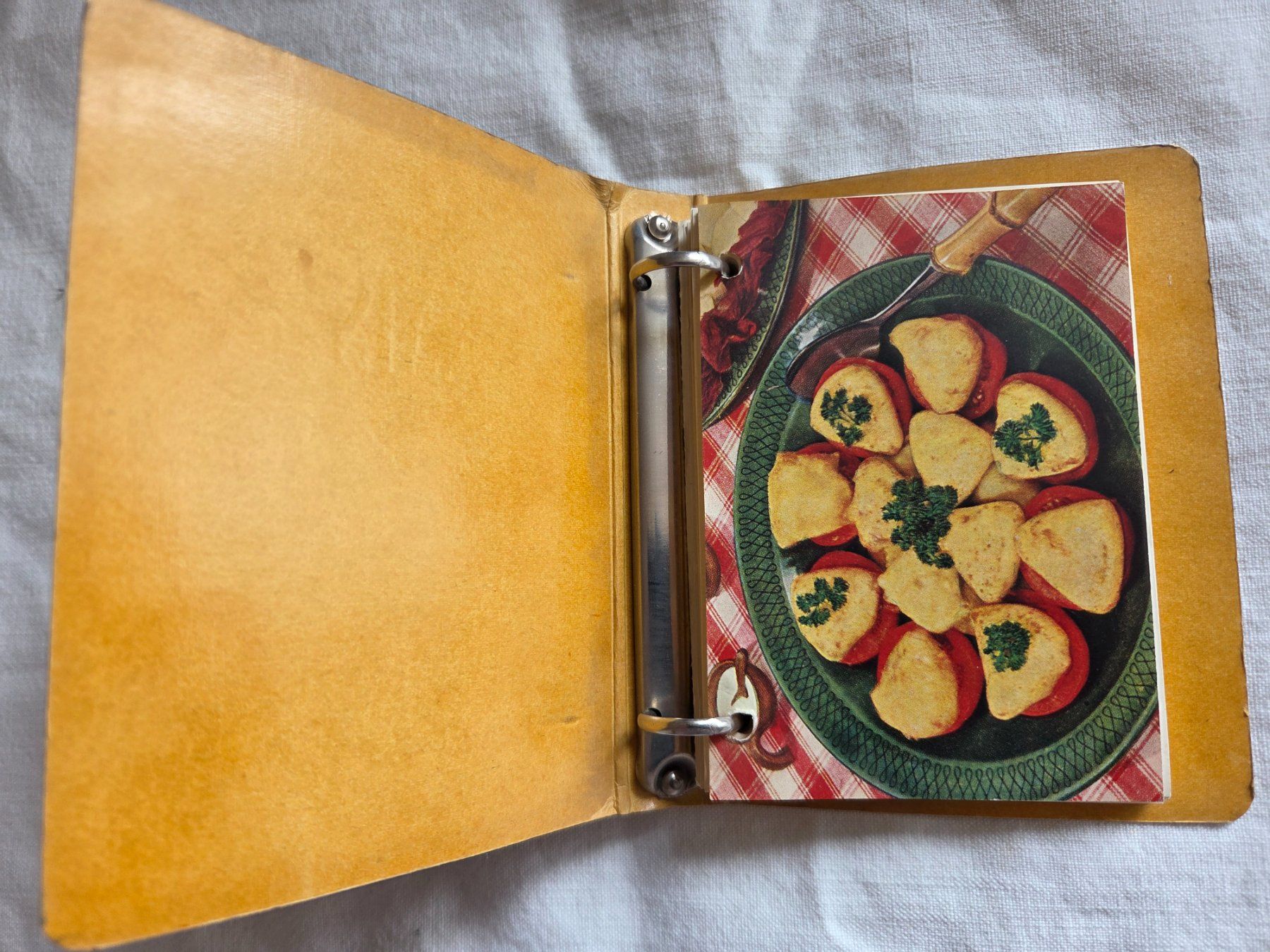 Libri: SAIS Ringbüchlein Rezepte – Usato da Bettingen venduto da Wedgetail-Eagle2 1