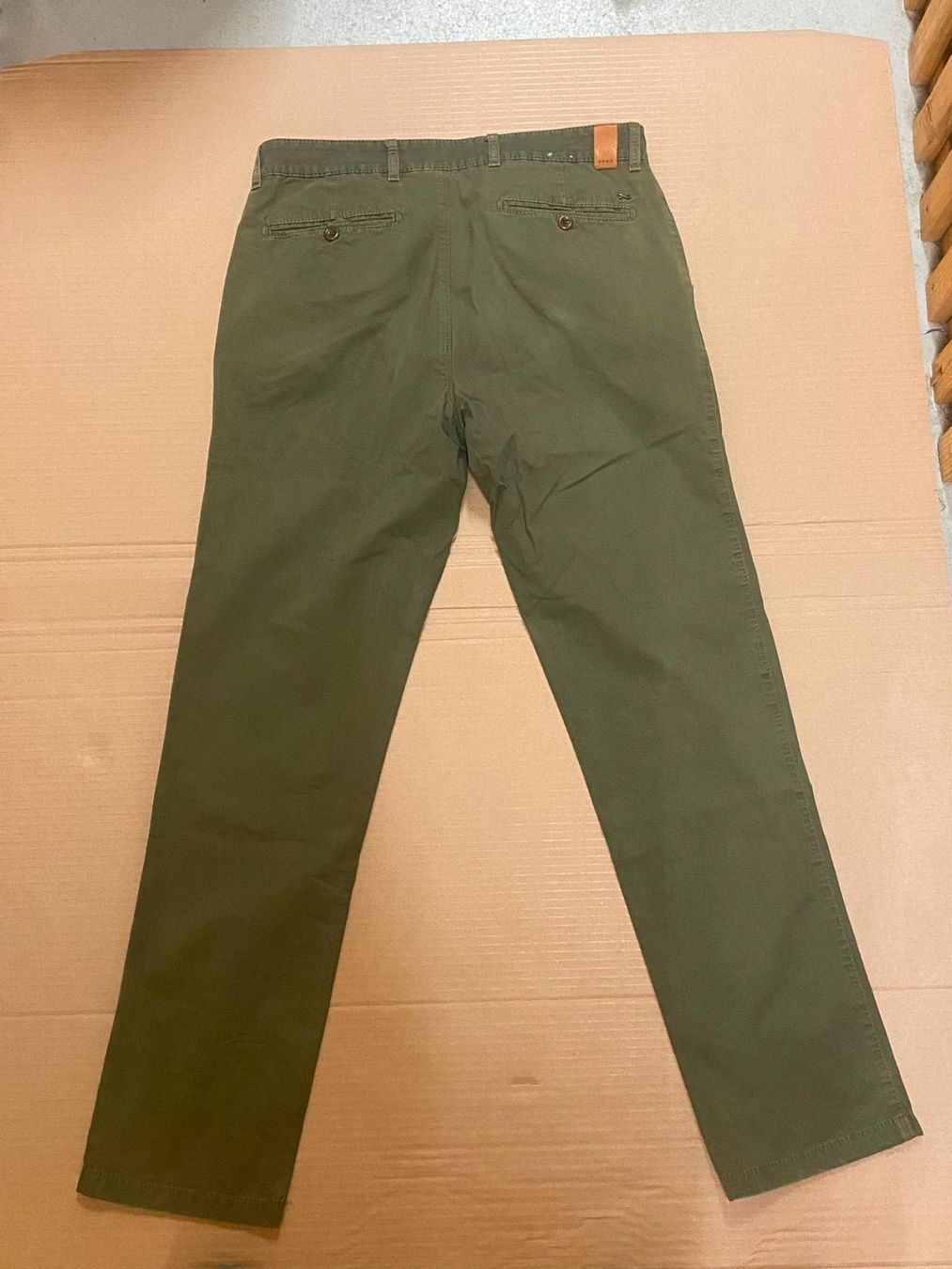 Brax Pantaloni: Brax Herren Hose Olivgrün – Usato da Zürich venduto da drummergirl98 1