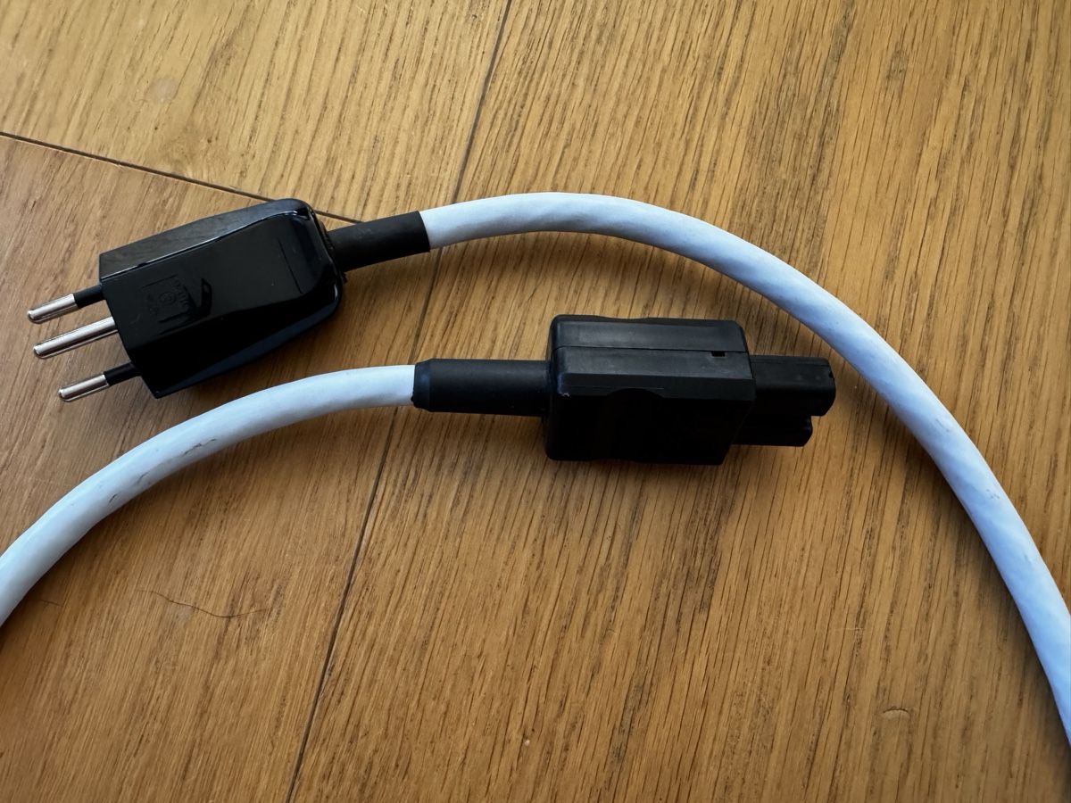 Supra Cavi: Supra Lorad 1.5 MK2 High End Netzkabel 1 Meter – Usato da Zürich venduto da 1cut2 3