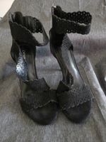 Elegante Catwalk High Heels mit filigranem Lochmuster 39