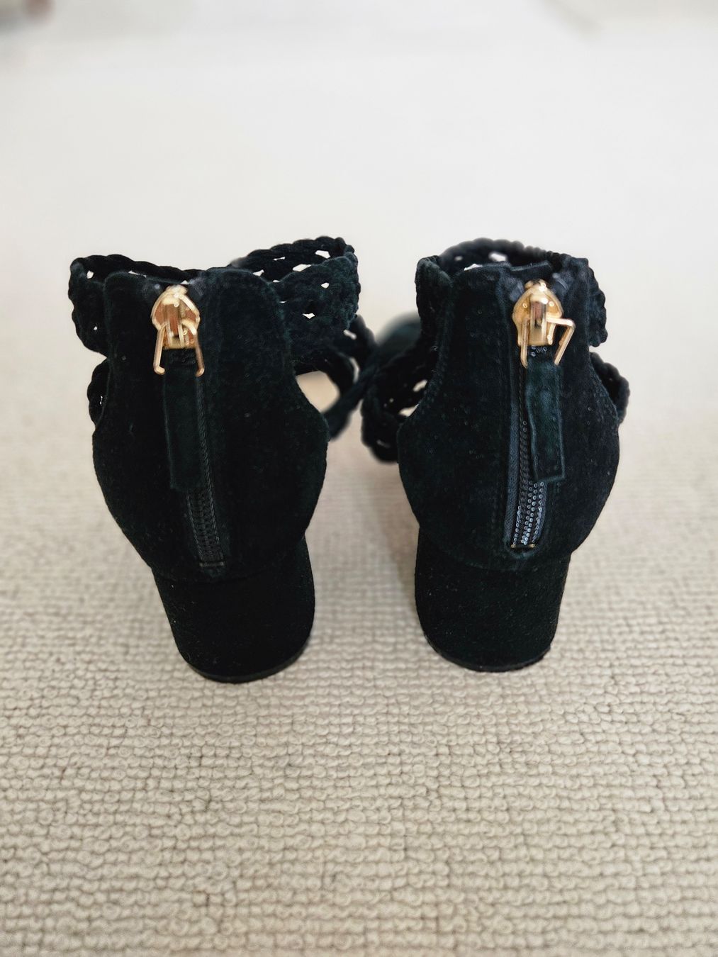Sandro Scarpe da donna: Sandales Sandro en daim noir – Usato da lausanne venduto da josianemuller 2