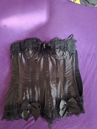 Corsetto gotico nero con lacci e fiocchi taglia XS