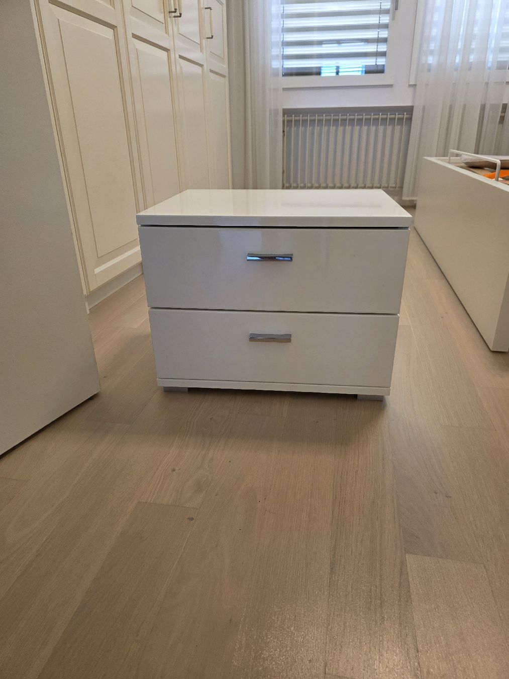 Tables de nuit: 2 x Nachttisch – D'occasion à Niederscherli par Pemela