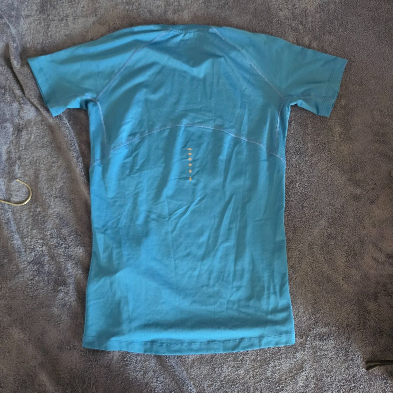 Asics T-shirts: Asics Sportshirt Gr. S – Neuf (Voir description) à Fehraltorf par shiilaa.hoot 1