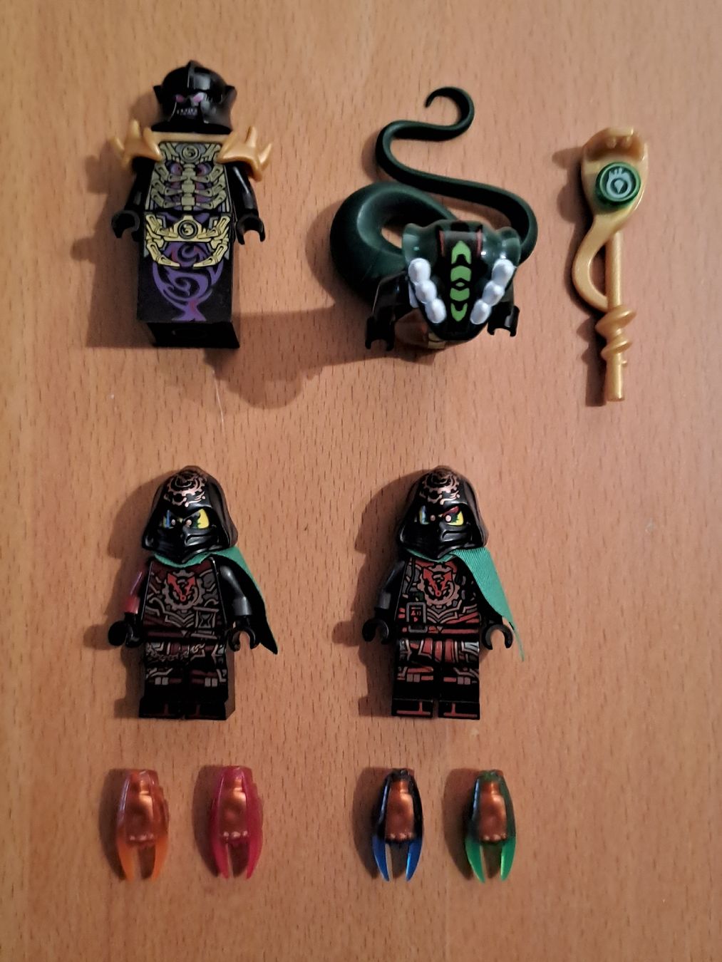 Lego Jouets: Lego Ninjago Figuren  Versand möglich – D'occasion à Kestenholz par Knox1973