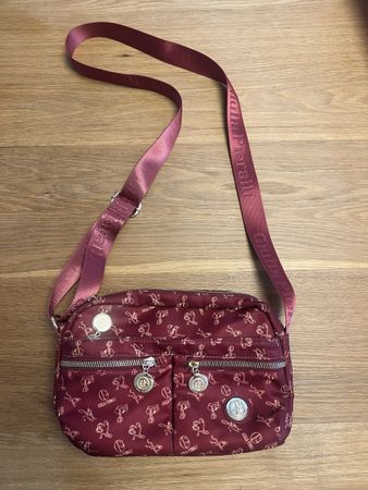 Umhängetasche von Giulia Pieralli bordeaux