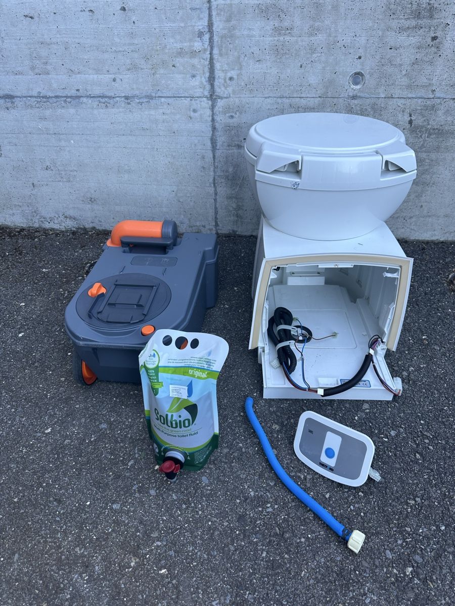 WC: Camping WC für Wohnmobil oder Wohnwagen – Gebraucht aus Staufen von MFRS 3
