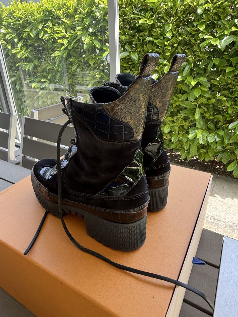 Louis Vuitton Scarpe da donna: Louis Vuitton Laureate Desert Boots Schwarz Monogram Gr. 40 – Usato da Muttenz venduto da jus_nkk2 2