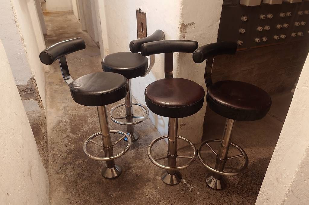 Hocker: Qualitative Barhocker (4 Stück) – Gebraucht aus Bern von sum_ymv6