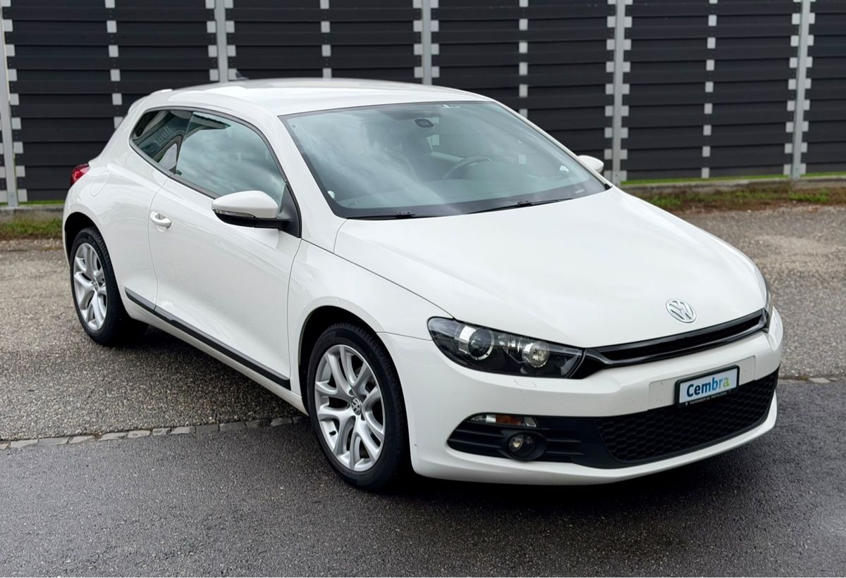 VW Autos: VW Scirocco 1.4 TSI weiss 2012  – D'occasion à Döttingen par jeny77 2