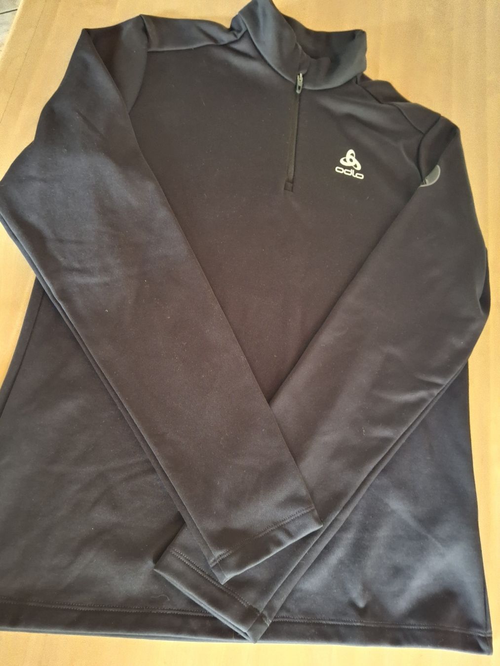 Odlo Pulls & Sweat-shirts: Pull marque Odlo noir avec fermeture éclair taille M – D'occasion à Villiers par san_jn5w