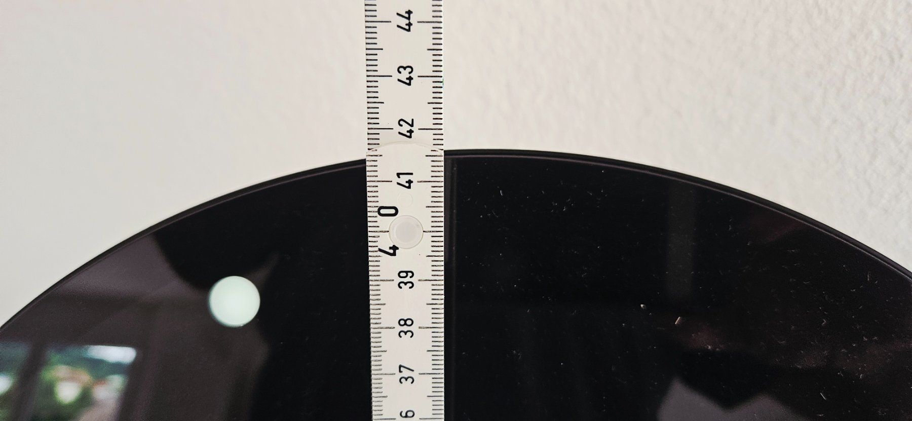 Orologi: Runde schwarz Uhr / modernes Design – Usato da Menziken venduto da Luzerner1980 1