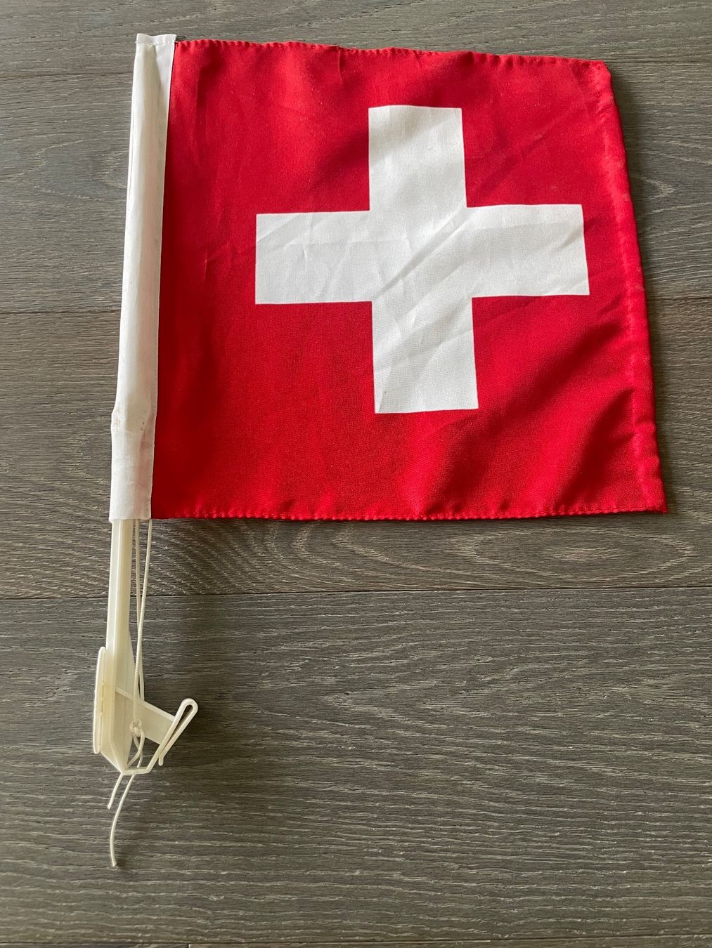 Drapeaux: Schweizer Auto Fahne - Fenster-Montage – D'occasion à Hünenberg par Betsch1