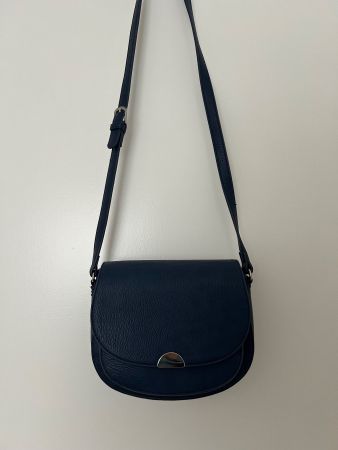 Dunkelblaue Umhängetasche, Leder, neuwertig & zeitlos schön!