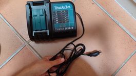 Makita Ladegerät DC18SD für 7.2V bis 18V Akkus NEU