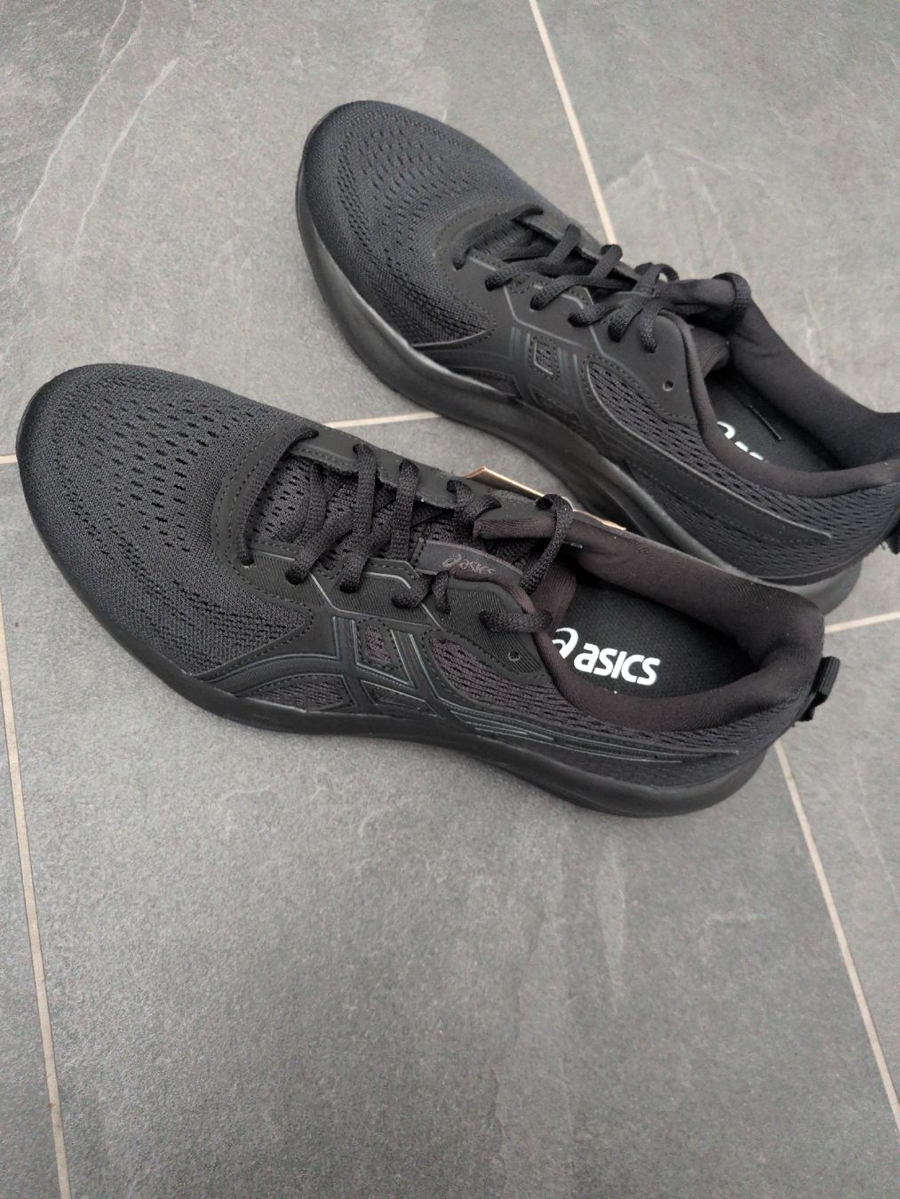Asics Chaussures hommes: Asics Gel-Contend 9 Men Black/Graphite Grey Size 42.5 – Neuf avec emballage d'origine à Adliswil par danfarrar 2
