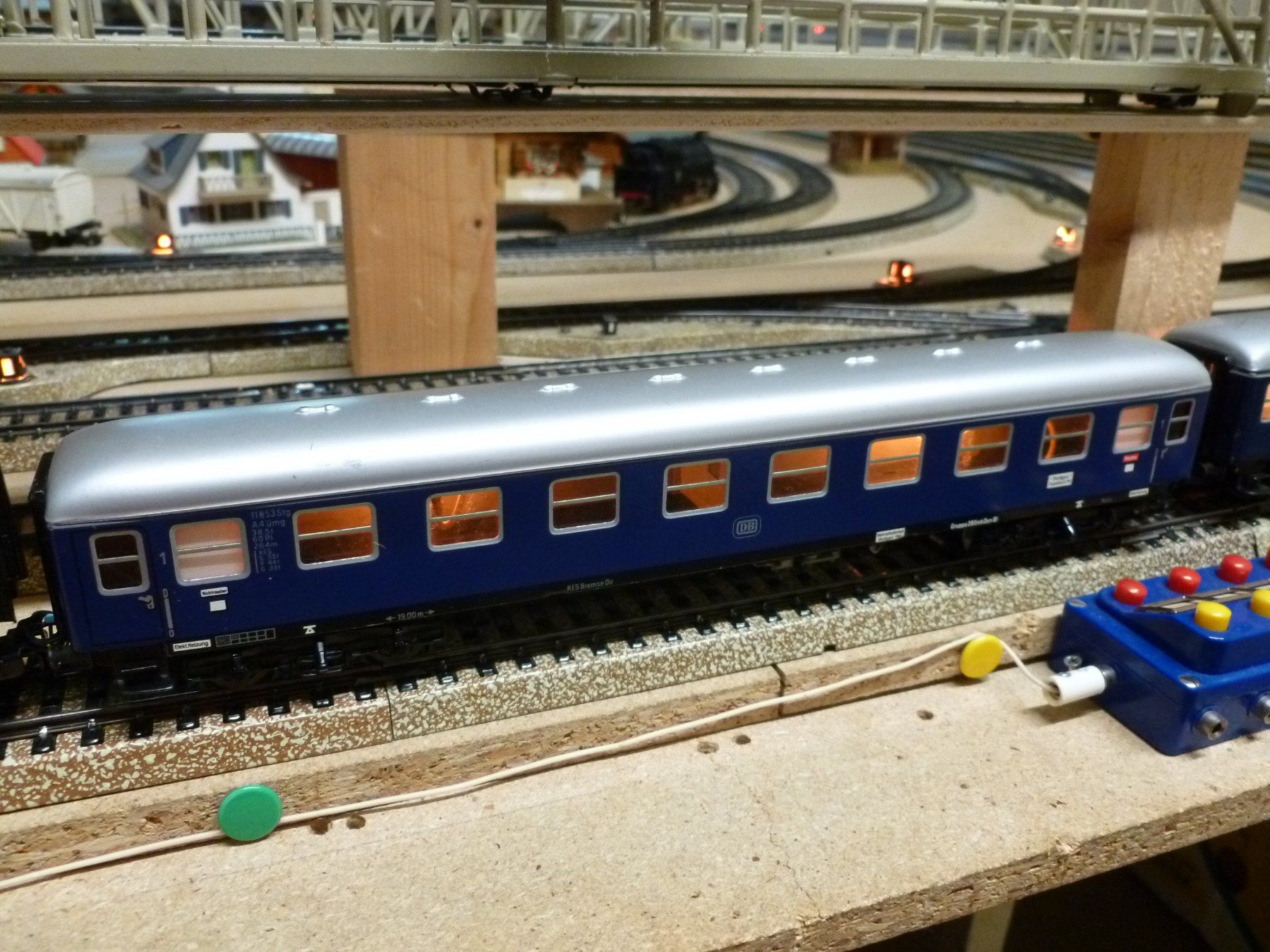 Märklin Modellini di ferrovie: blauer Schnellzug, mit Innenbeleuchtung – Usato da Oberbipp venduto da Vifu 4