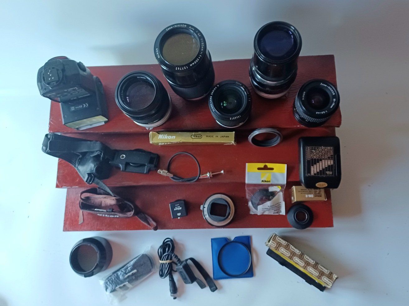 Nikon Kamera: Lot accessoires et objectifs Nikon – Gebraucht aus Travers von Aspago 6