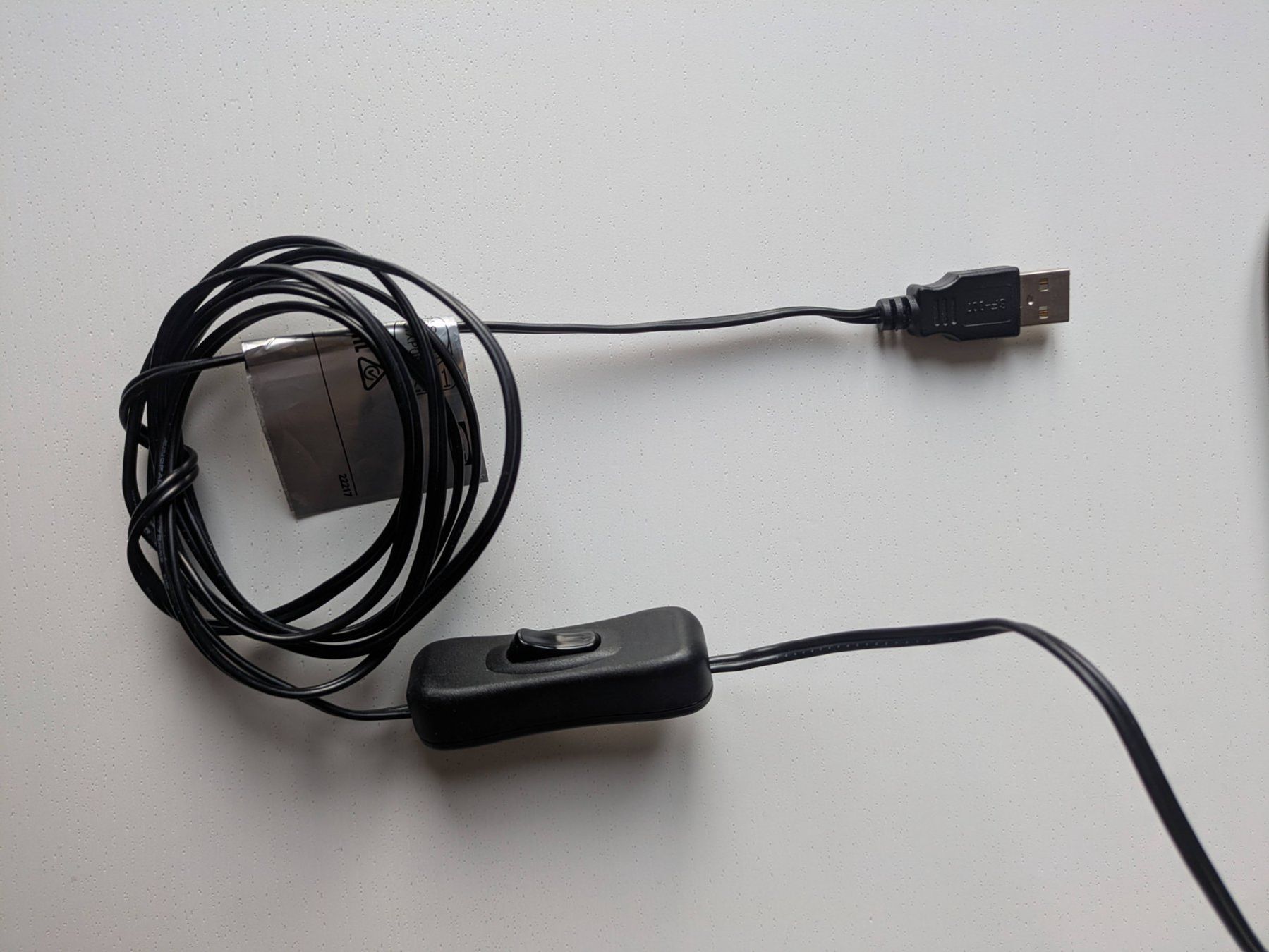 Ikea Lampade: Ikea Harte LED USB Table Lamp Color Black – Usato da Olten venduto da at_sellstuff 3