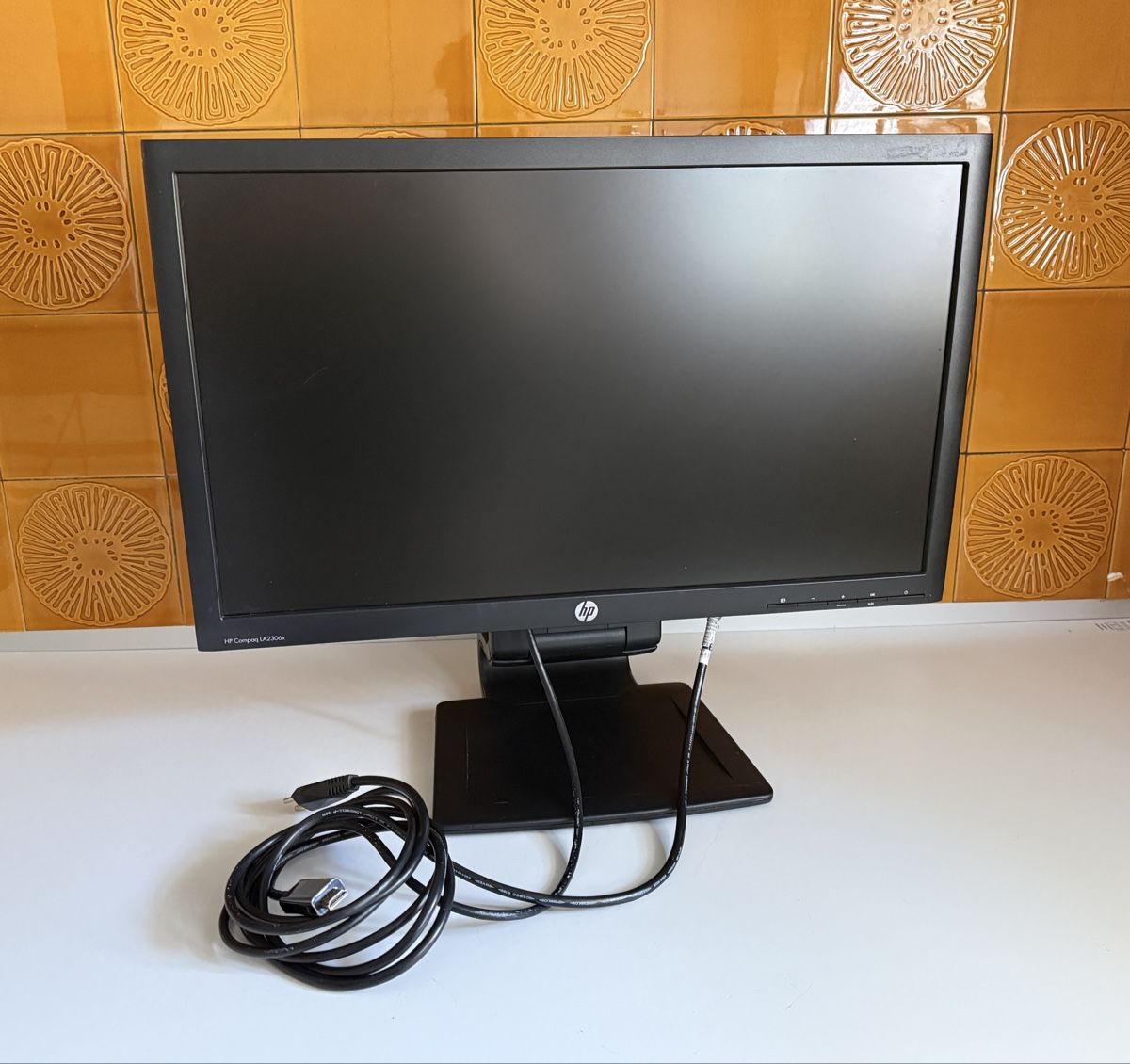 Hewlett Packard Ecrans: Monitor 24 Zoll HP mit Displayport – D'occasion à Gerlafingen par sternrose