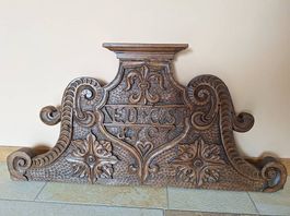 Fronton en chêne Suisse centrale 1707