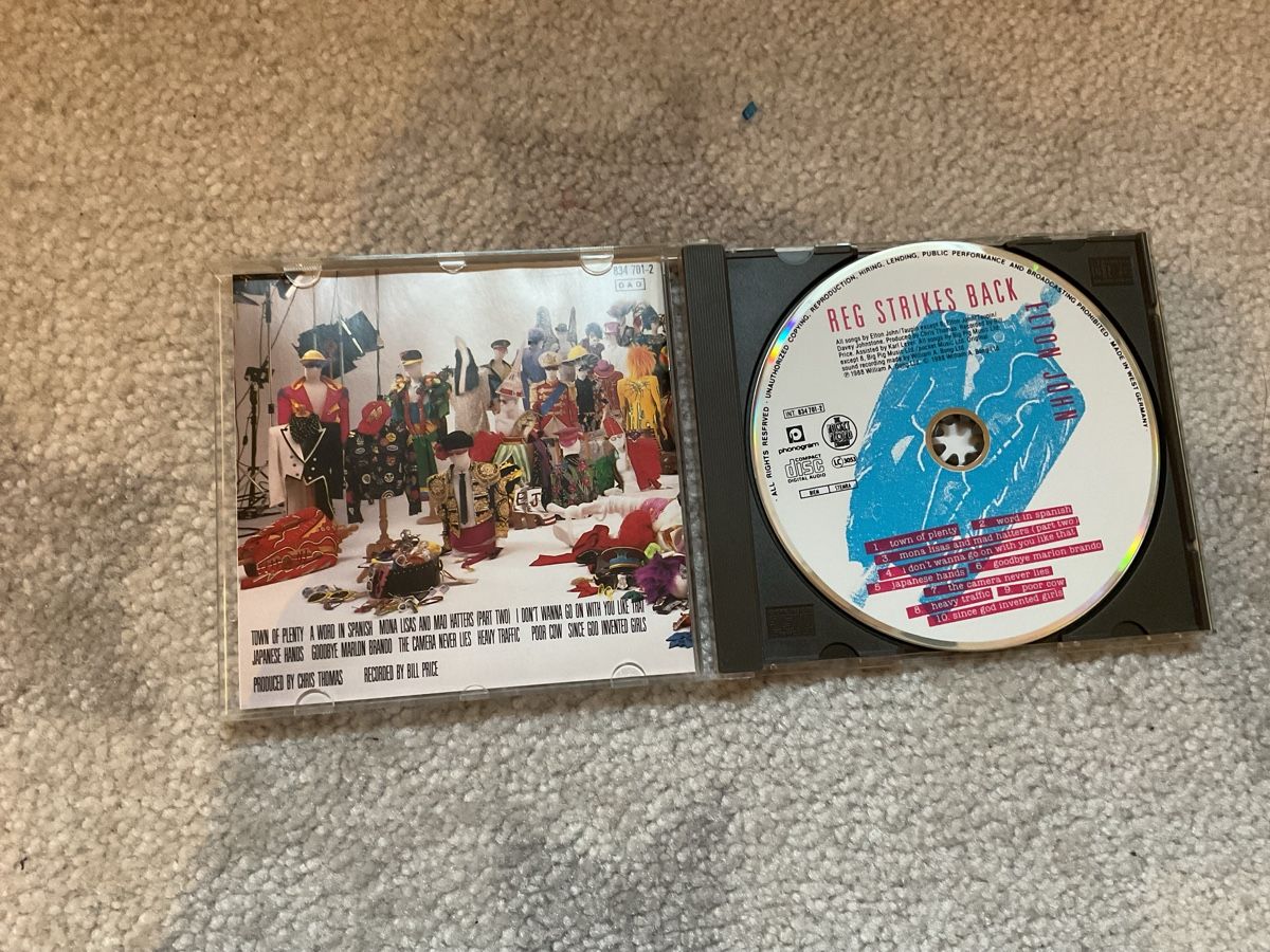 CD: Elton John - Reg Strikes Back – Usato da Grub SG venduto da Vinciguerra 2