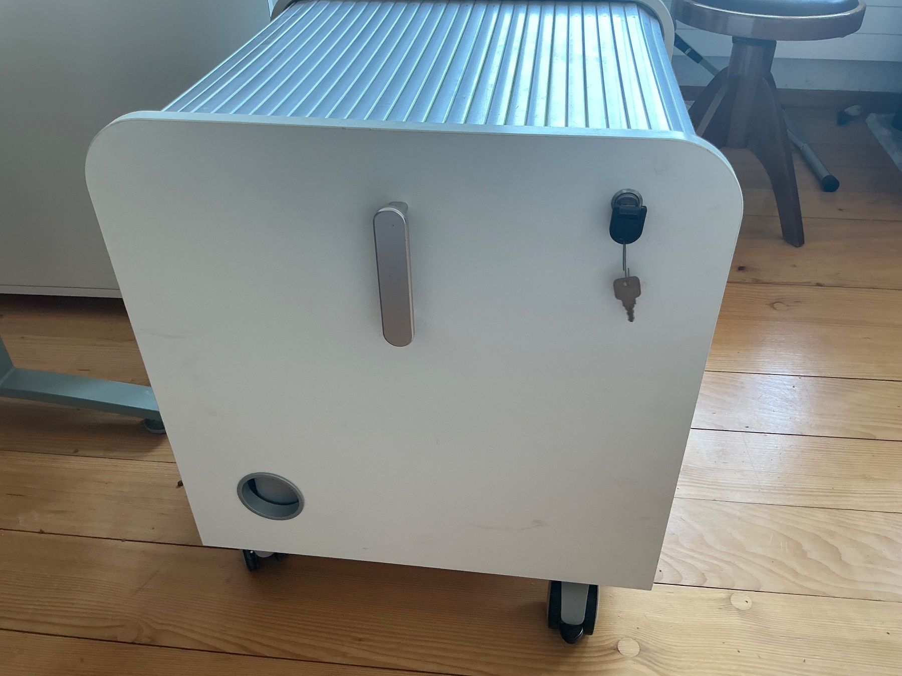 Korpus: Gratis – Gebraucht aus Winterthur von vic_59hq 2