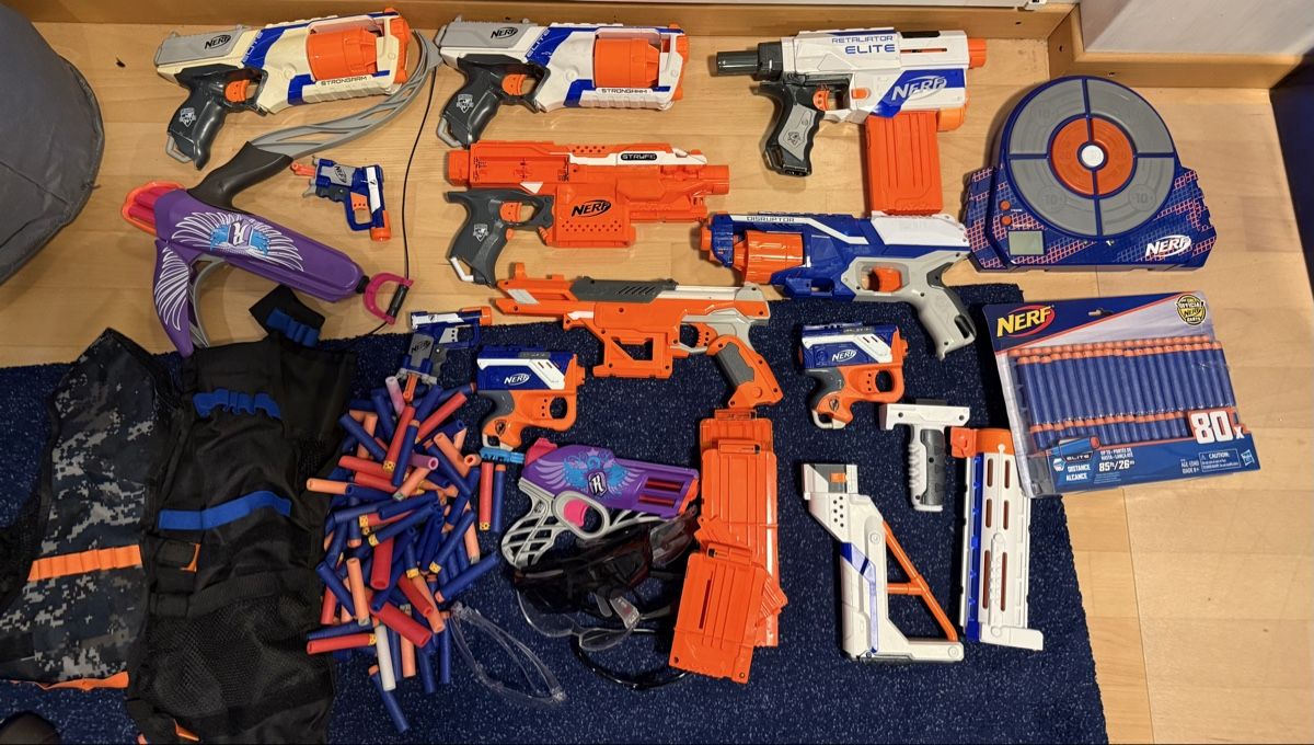 Nerf Giocattoli: Nerf gun collection with target – Usato da Pfäffikon SZ venduto da Shootershill
