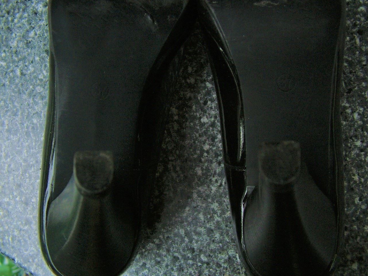 Scarpe da donna: Schwarze Lackpumps von updated, Gr. 37 %% – Usato da Nunningen venduto da Fashion-Ave51 2