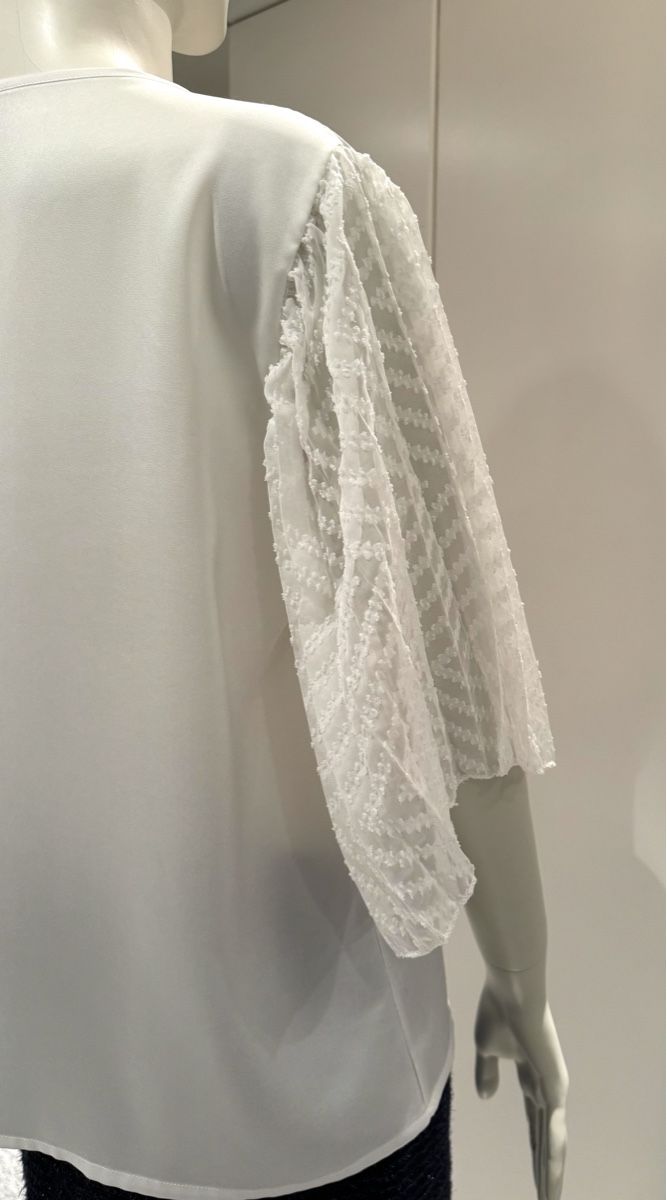 Blusen: Blouse blanche élégante, manches originales - Taille 40 – Neu (gemäss Beschreibung) aus Genève von flocon06 1