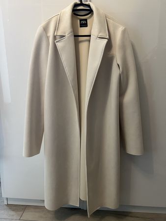 Eleganter Übergangsmantel von Zara