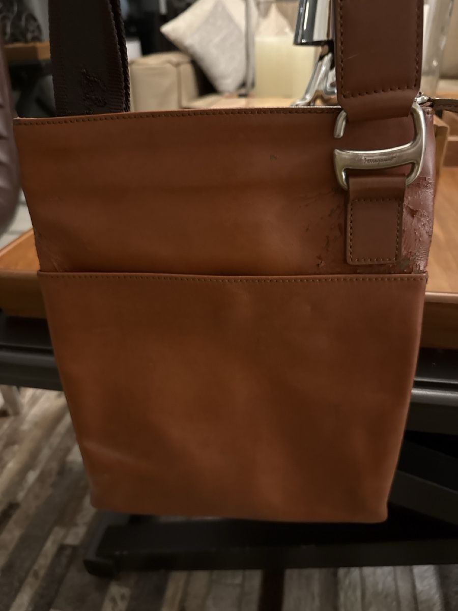 Salvatore Ferragamo Borse: Salvatore Ferragamo Messenger Bag – Usato da Bursins venduto da jps_dn5y 1