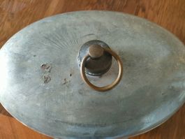 Antike Bettflasche mit Stempel