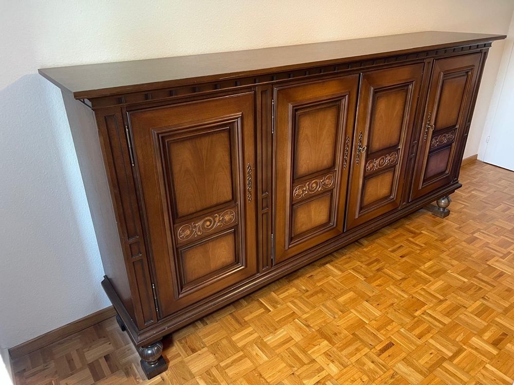 Commodes: Wunderschönes Buffet/Anrichte aus Massivholz, Top Zustand! – D'occasion à Bazenheid par Fabian911 2