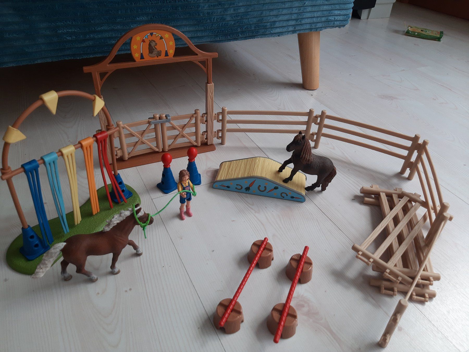 Schleich Giocattoli: Schleich Farm World 42481 Agility Training Set – Usato da Sissach venduto da DieNetteDame 1