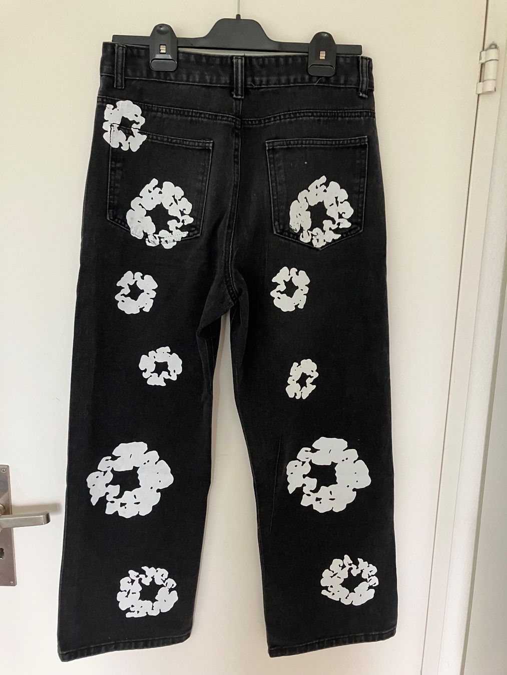 Jeans: Schwarze Jeans Typ Denim Tears, Grösse L – Usato da Thalwil venduto da ansae17 1
